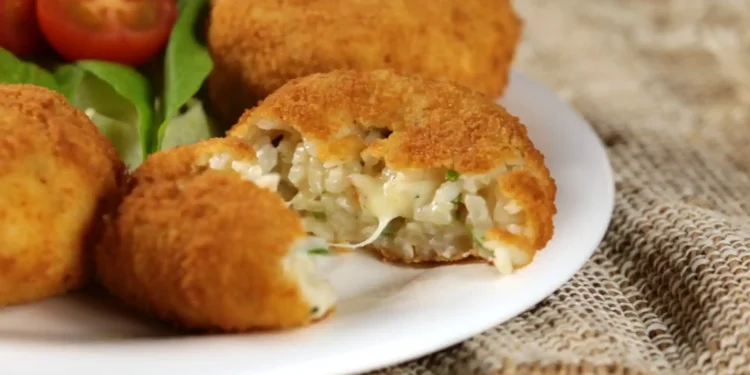 Transforma el arroz sobrante en croquetas irresistibles con esta receta fácil