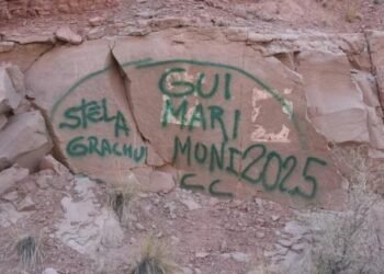 Turistas vándalos deberán pagar 2 millones y hacer tareas comunitarias