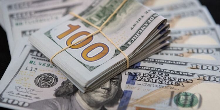 El dólar blue cae $5 y se ofrece a $1.325 en un mercado a la baja