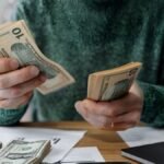 El dólar blue sube a $1.335, mientras los financieros se estancan