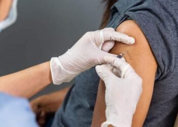 La vacunación contra la fiebre amarilla será gratuita solo en zonas de riesgo