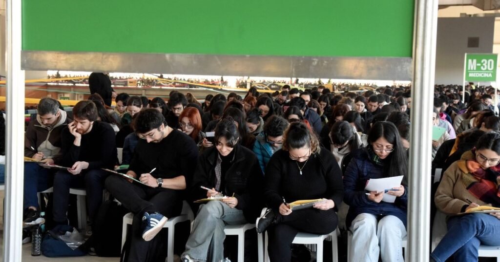 El Gobierno cambia la convalidación de títulos médicos tras denuncias de fraude