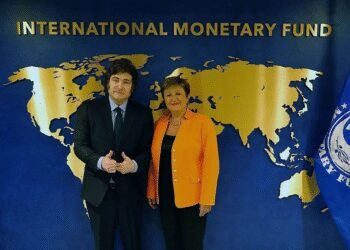 Gobierno recibirá USD 2.000 millones del FMI y mejorará reservas netas