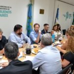 Gobierno bonaerense reabre paritarias con docentes y estatales el martes