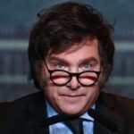 Milei acusa al kirchnerismo de fraude electoral en un acto en Puerto Madero