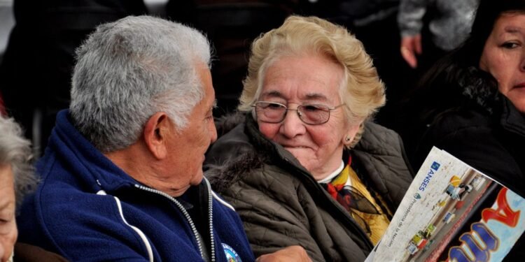 Jubilaciones y pensiones mínimas del IPS aumentarán desde septiembre en la provincia