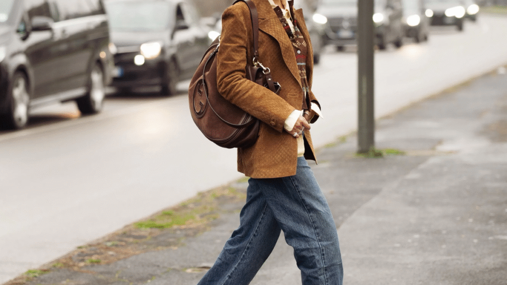 Los jeans boho marcan tendencia este invierno con comodidad y estilo
