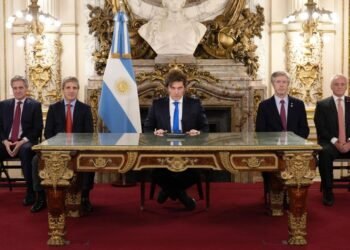 Milei advierte sobre riesgo fiscal y propone medidas contra el gasto público