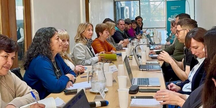 Gobierno bonaerense propone un aumento del 5% para docentes en dos tramos