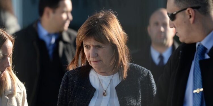 Bullrich asegura que la Justicia desestimó denuncia de Kicillof, pero no es así