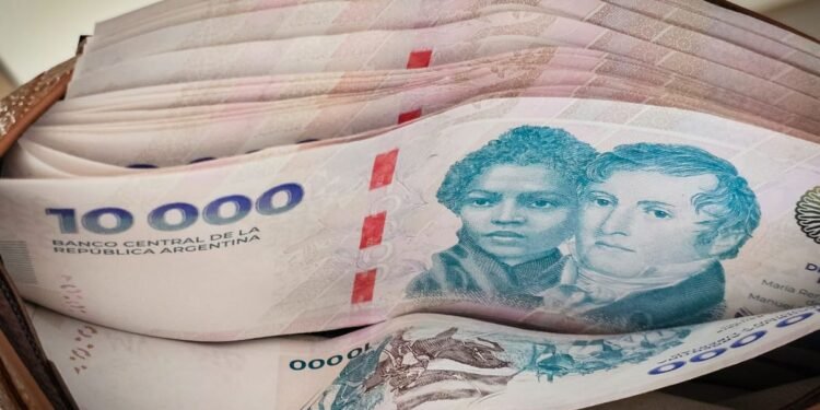 Los bancos aumentan las tasas de plazo fijo y superan el 54% anual