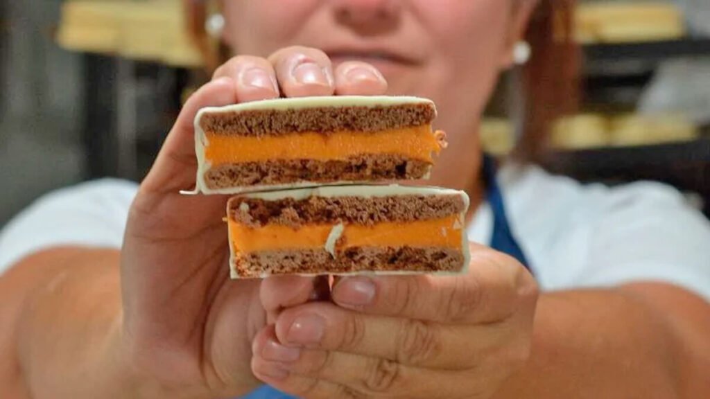Creadora de alfajor con kétchup genera debate gastronómico en Rosario