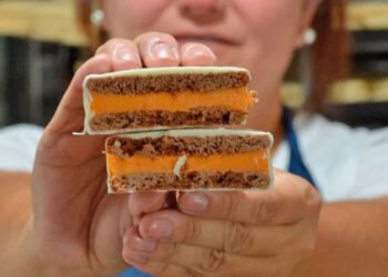 Creadora de alfajor con kétchup genera debate gastronómico en Rosario