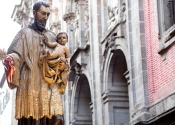 San Cayetano: miles de fieles rinden homenaje al santo del trabajo y el pan