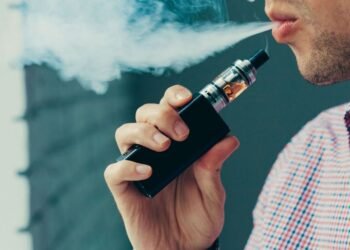 Argentina enfrenta alarmante aumento de adolescentes fumadores, advierte informe