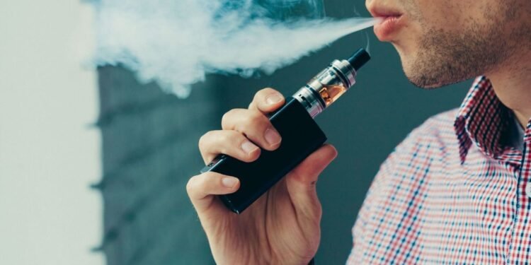 Argentina enfrenta alarmante aumento de adolescentes fumadores, advierte informe