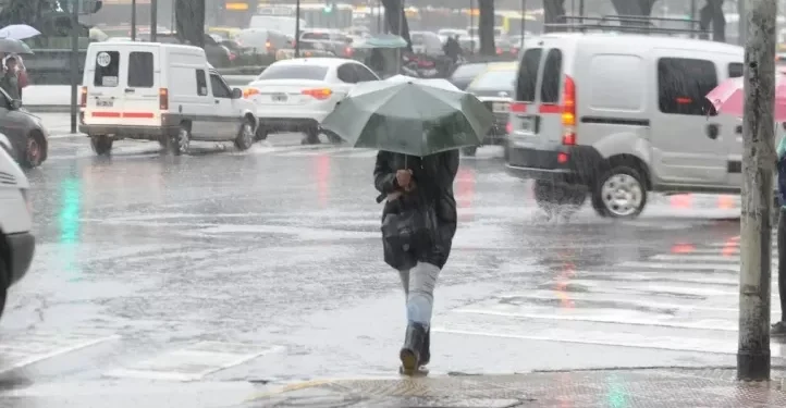 El SMN advierte por intensas lluvias y ráfagas de viento en la noche de hoy