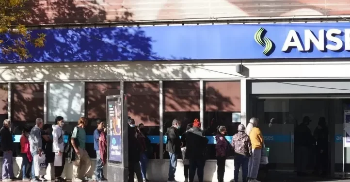 Gobierno impulsa derogar actualización automática de la Asignación Universal por Hijo en 2026