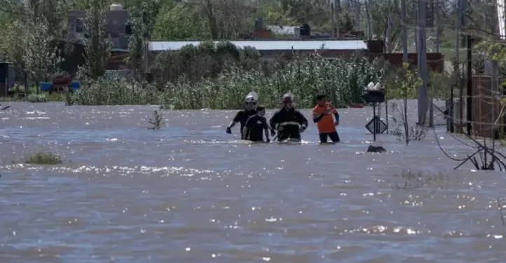 Gobierno reduce a la mitad el fondo de ayuda para Bahía Blanca tras inundaciones de marzo