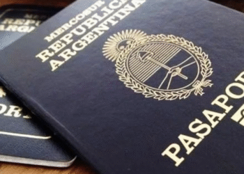 Crisis de pasaportes en Argentina: más de 200.000 documentos comprometidos
