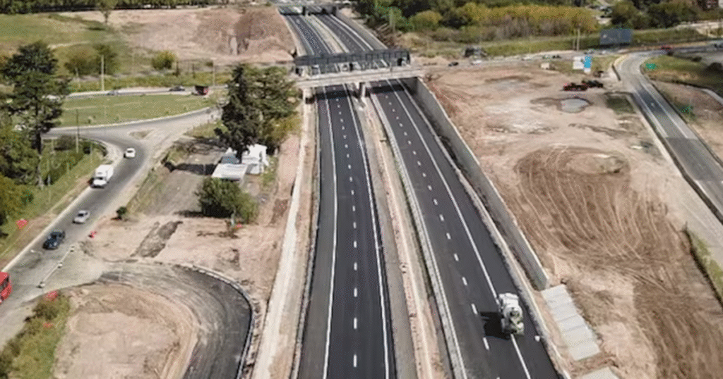 Luis Caputo anunciaba la apertura de ofertas para 741 km de rutas estratégicas