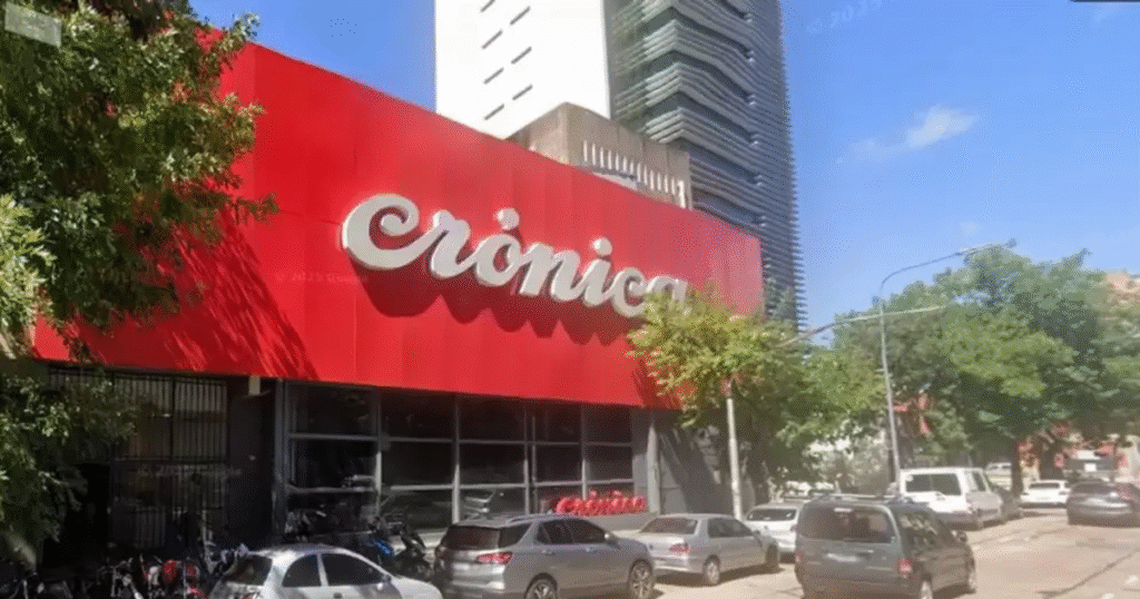 Hombre armado desata caos en Crónica TV y es detenido tras negociación