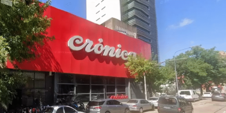 Hombre armado desata caos en Crónica TV y es detenido tras negociación