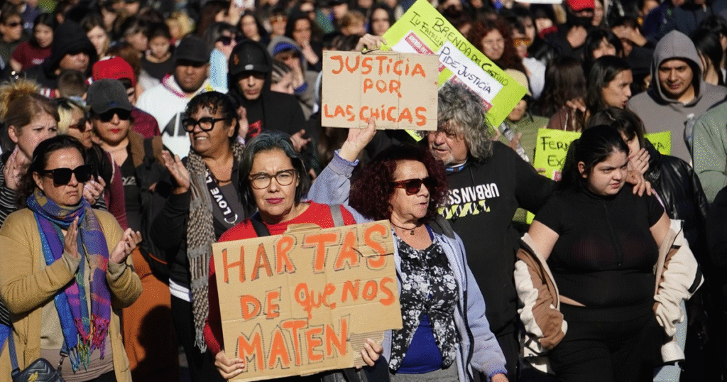 Familias enfrentan tensión y dolor tras el hallazgo de tres jóvenes en Varela