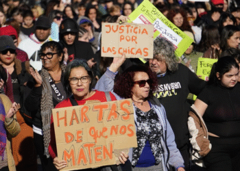Familias enfrentan tensión y dolor tras el hallazgo de tres jóvenes en Varela