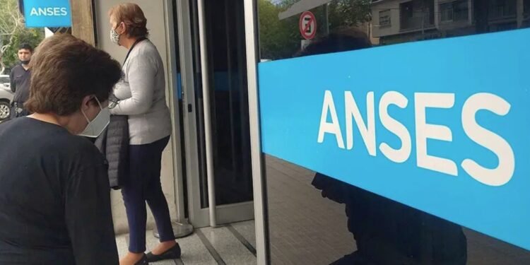 Cambios en el calendario de ANSES: ¿Cuándo cobrarán los jubilados en octubre?
