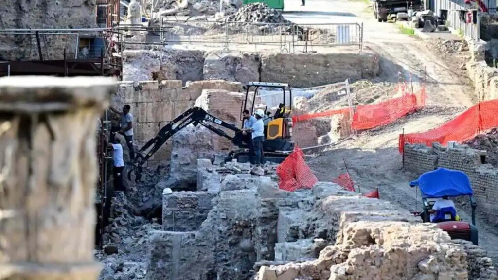 Hallan medallas del siglo XV en excavaciones del metro de Roma