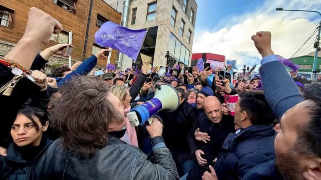 Protestas obligan a Milei a cancelar acto de campaña en Ushuaia