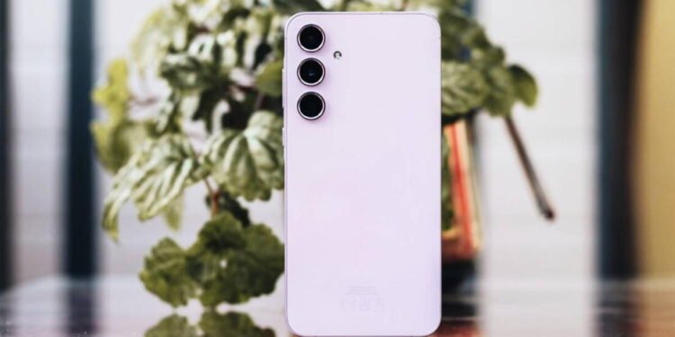 Samsung Galaxy A55 5G: un potente teléfono de gama media a precio accesible en 2025