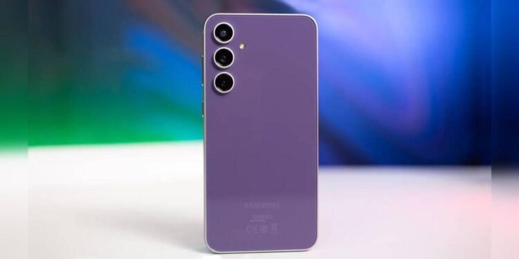 Samsung lanza el Galaxy S24FE 5G: características y precio del nuevo smartphone de gama alta