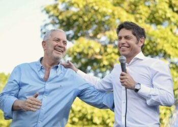 Kicillof cierra campaña en Buenos Aires con mateada y visitas a municipios