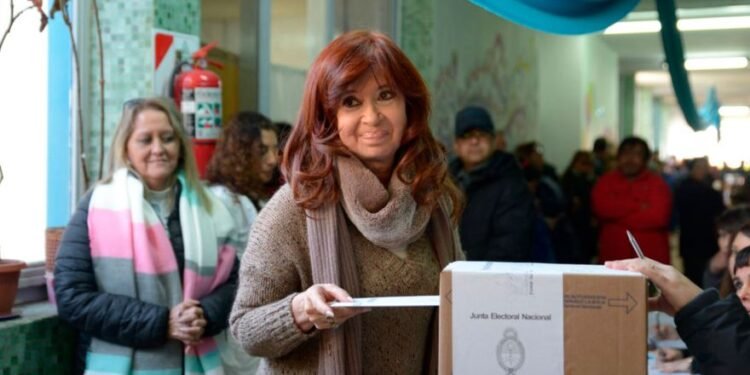 Cámara Electoral excluye a Cristina Kirchner del padrón para octubre