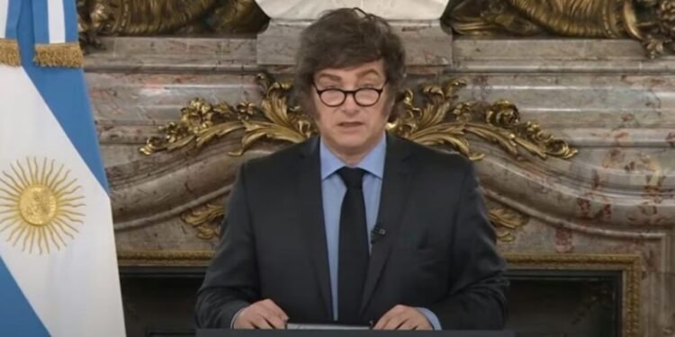 Milei negocia préstamo con EE. UU. para enfrentar vencimientos de deuda