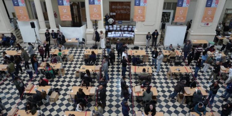 Kogan inaugura el escrutinio definitivo y destaca la transparencia electoral