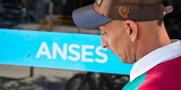 ANSES excluye a beneficiarios de AUH y AUE de nuevos descuentos