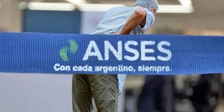 Se confirmó el cambio en las fechas de pago de ANSES para jubilados