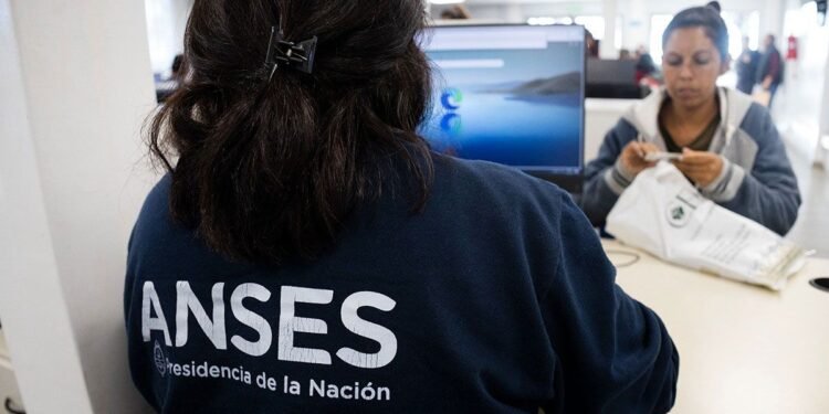 ANSES confirmó el aumento y bono para jubilaciones mínimas en septiembre