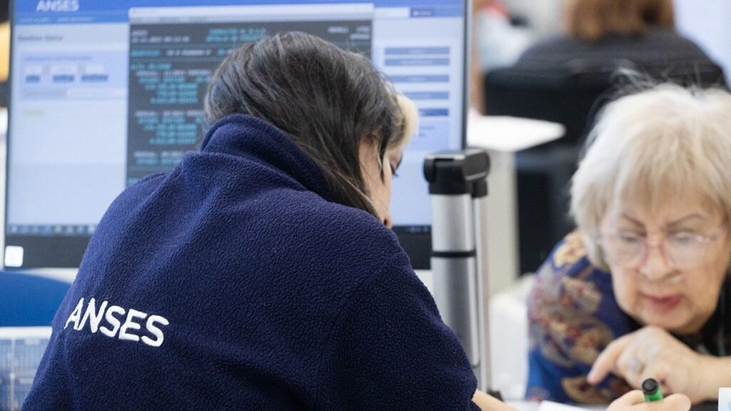 ANSES: ¿Cuándo cobran los jubilados y asignados esta semana?