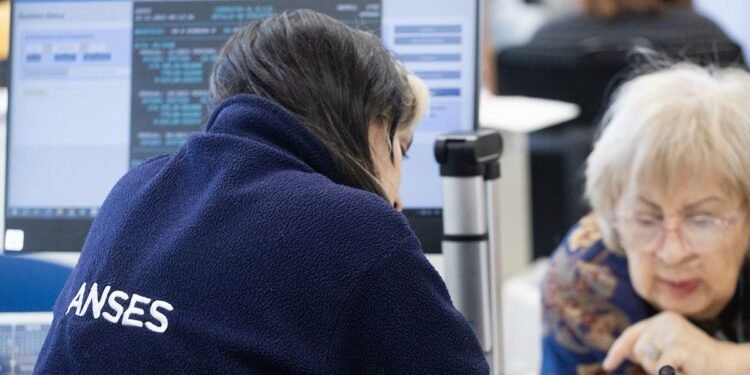 ANSES: ¿Cuándo cobran los jubilados y asignados esta semana?