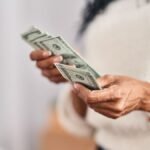 Acciones argentinas suben hasta un 13% tras anuncio de swap con EE. UU.