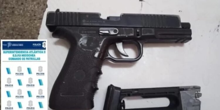 Adolescente de Necochea asiste a escuela con pistola de aire comprimido