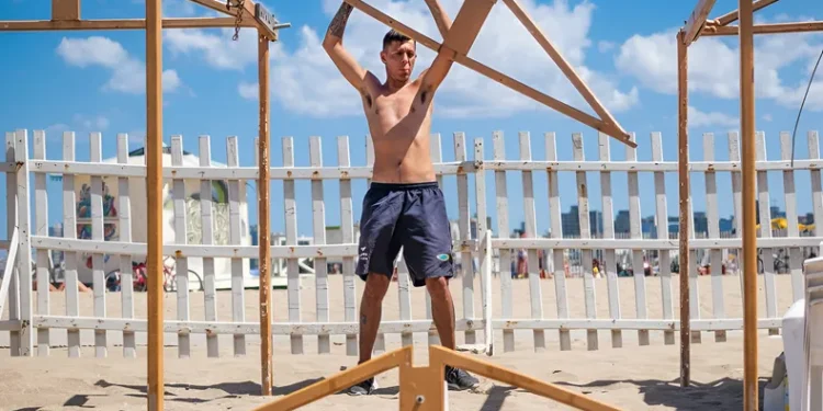 Mar del Plata inicia el armado de carpas y lanza preventas para la temporada de verano 2026