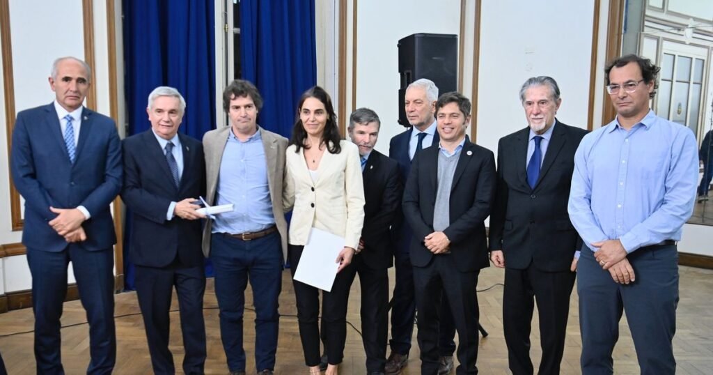 Kicillof destaca triunfo del peronismo y apoyo a Julio Alak en La Plata