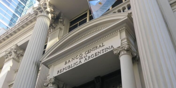 Banco Central reduce tasa de interés para estimular la economía nacional