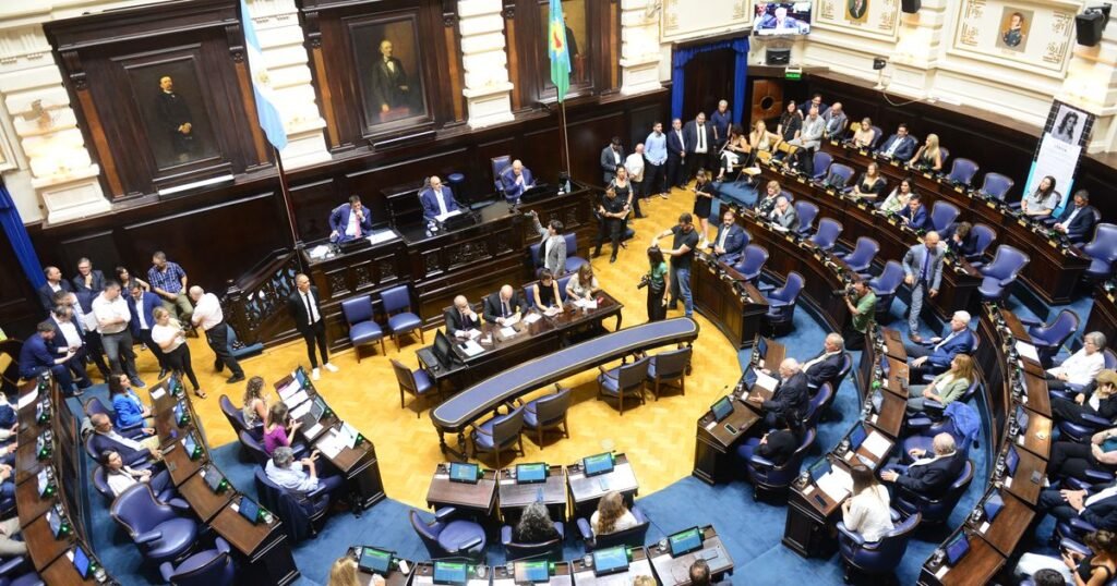 La oposición exige a Kicillof el envío del Presupuesto 2026 para avanzar