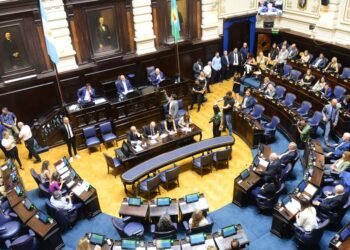 La oposición exige a Kicillof el envío del Presupuesto 2026 para avanzar